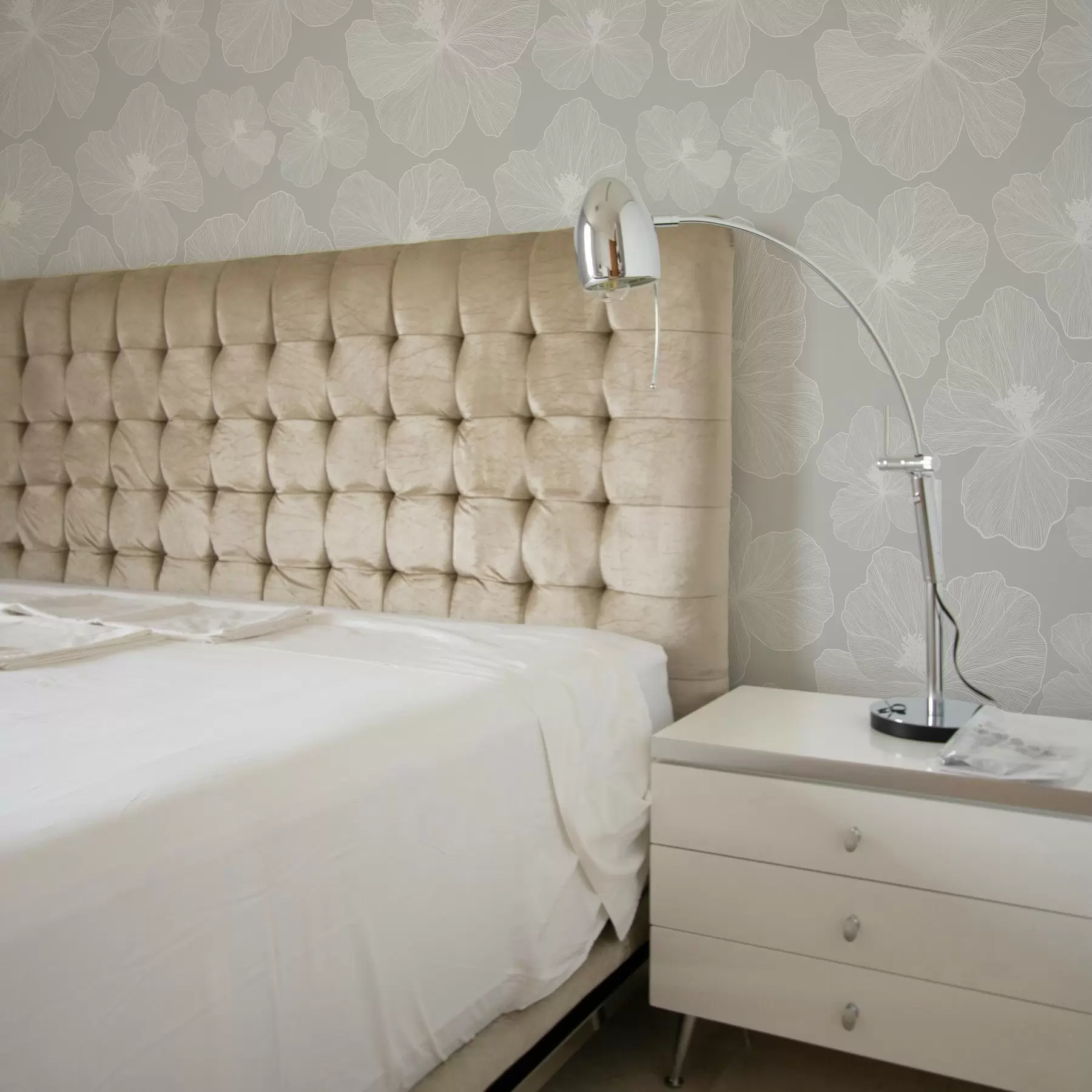 murais de parede Flores grandes sobre fundo cinzento a00068