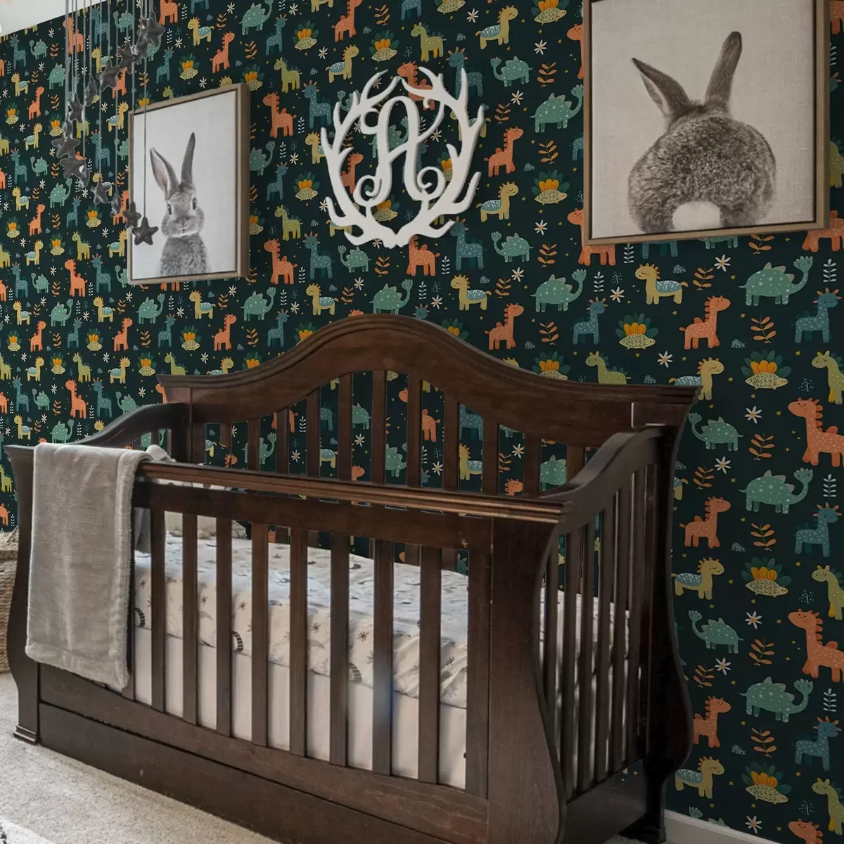 Papel de parede Dinossauros divertidos em tons pastel sobre um fundo escuro a00125v2