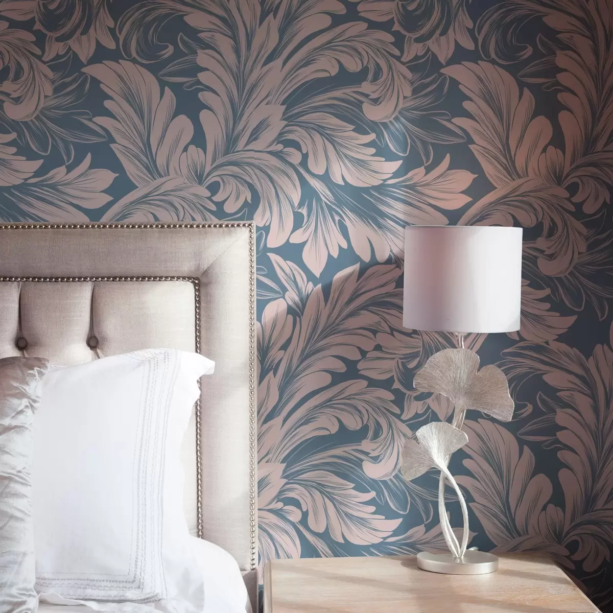 Papel de parede Cachos de plantas em tons de creme sobre fundo azul e cinzento a00135v2