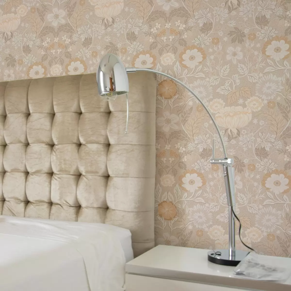 Papel de parede Estampado floral bege numa paleta de tons pastel a00145