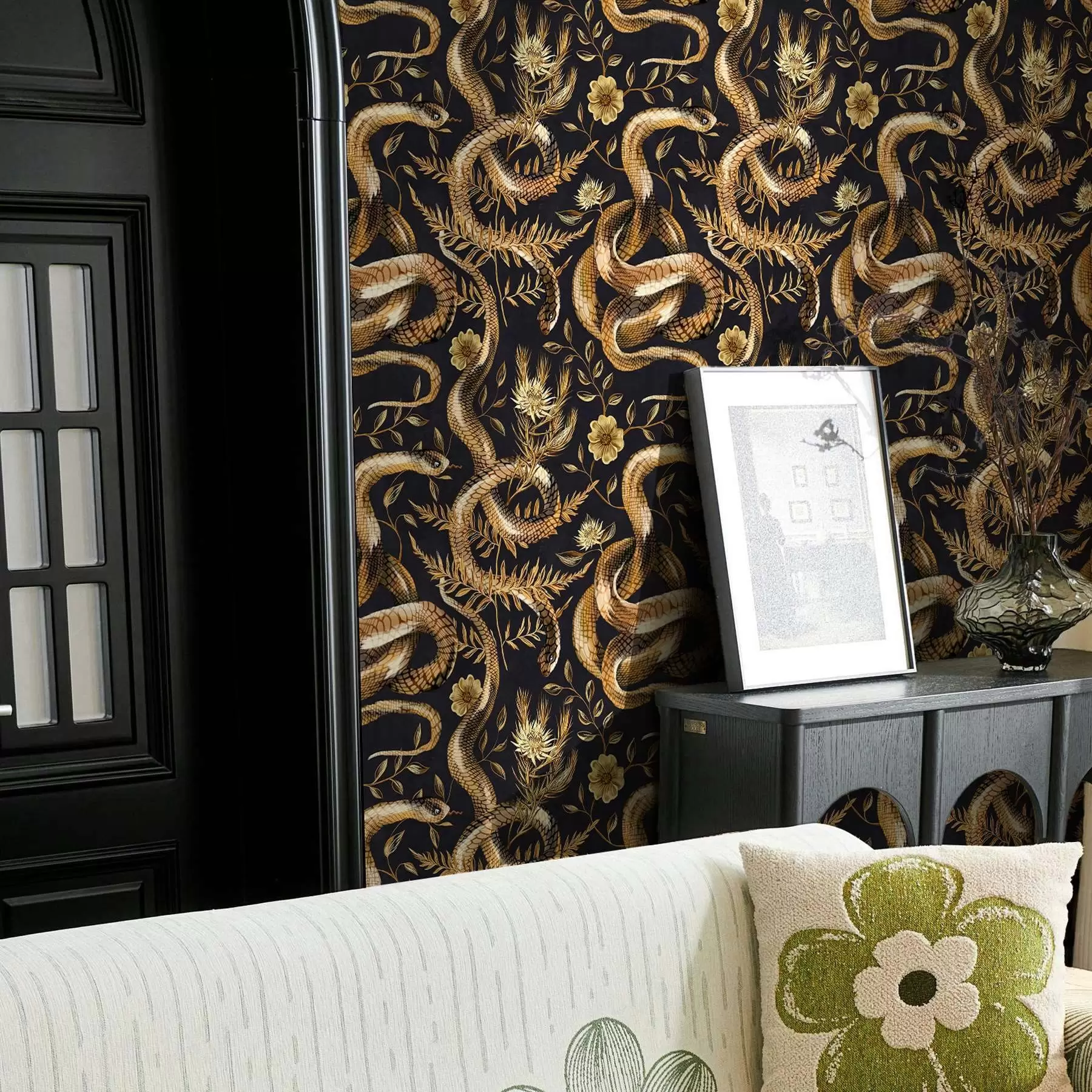 murais de parede Cobras e flores sobre um fundo escuro a00158