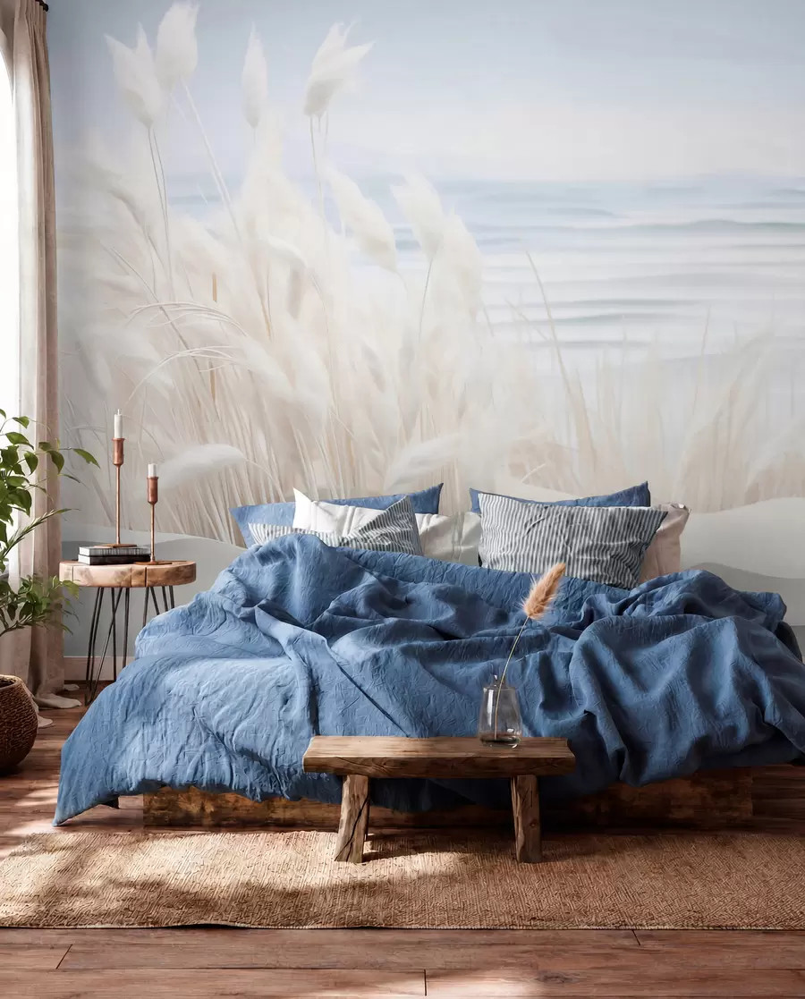 murais de parede Paisagem com erva dos pampas branca numa duna de areia, com um oceano azul claro ao fundo, estilo suave e minimalista w09132