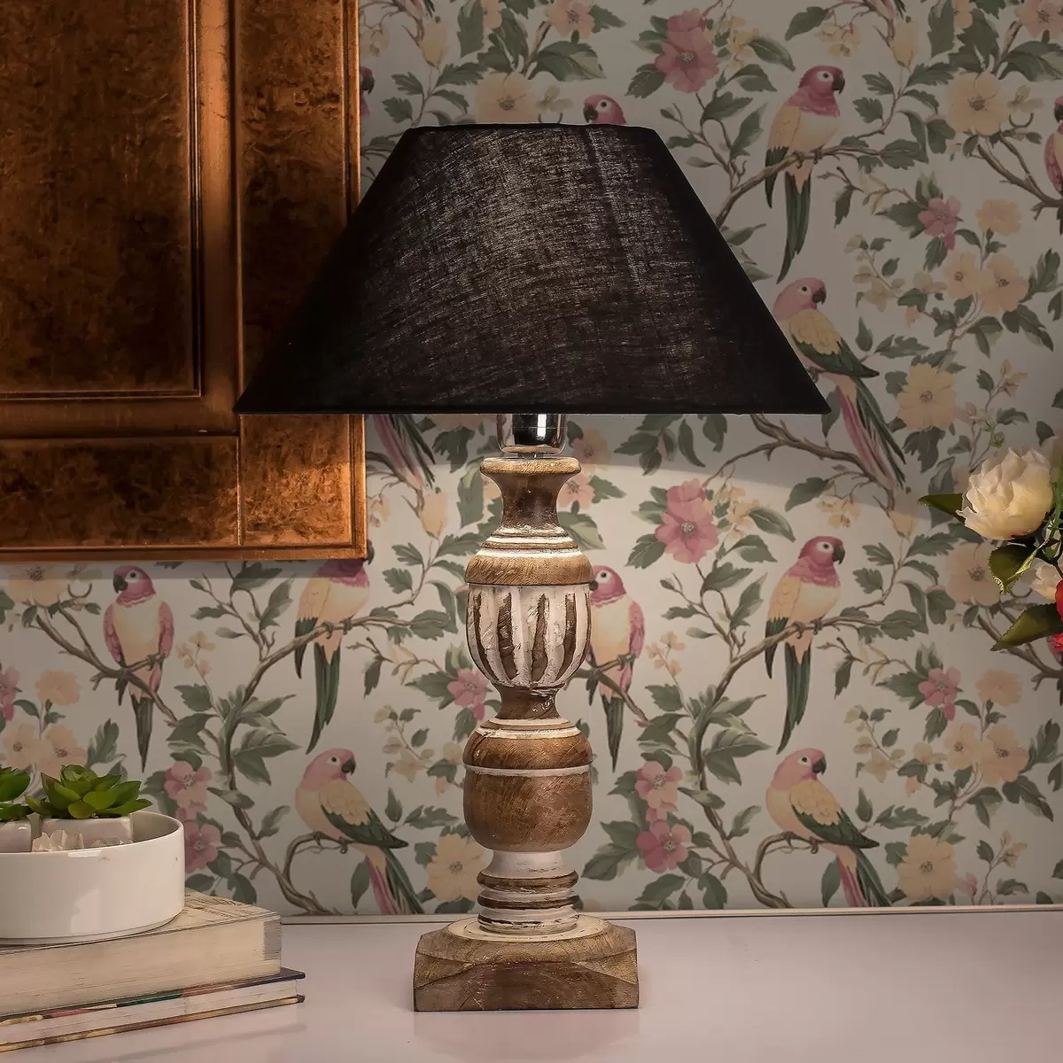 Papel de parede Aves tropicais em ramos floridos em tons pastel a00199