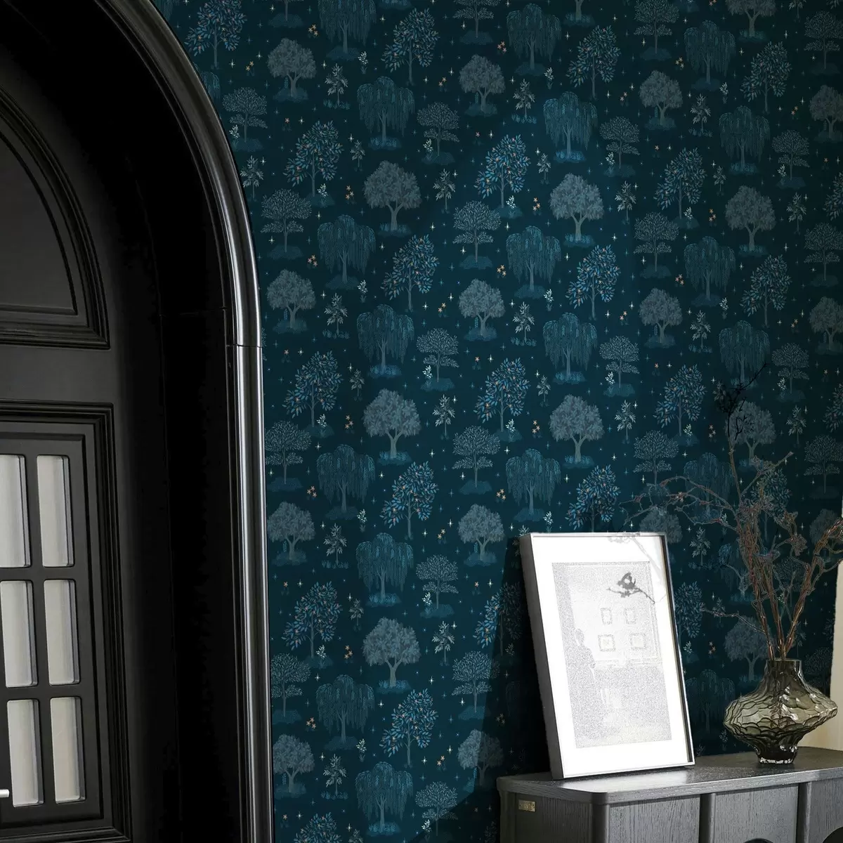 Papel de parede Floresta nocturna de fadas com estrelas e árvores decorativas a00248