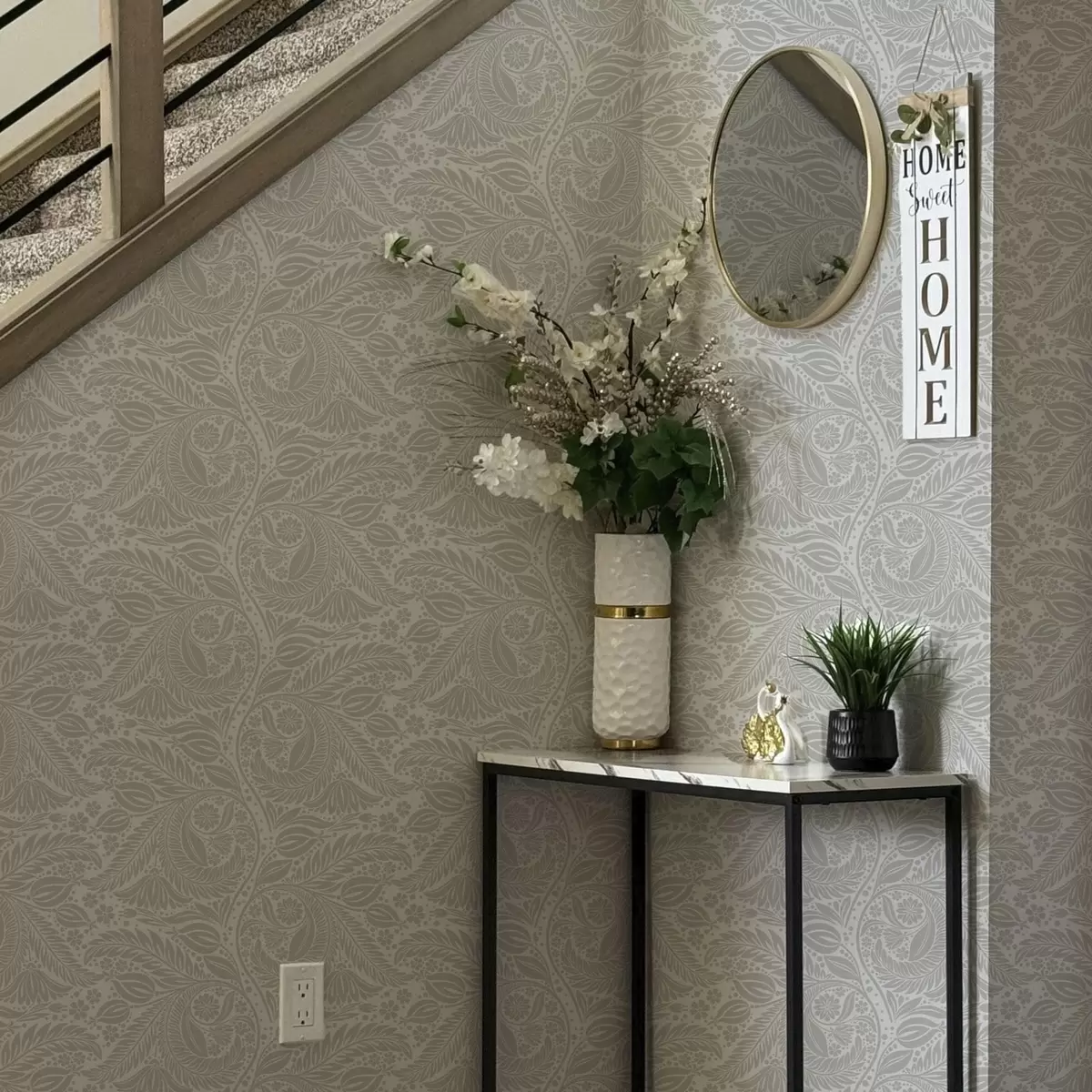 Papel de parede Estilização folclórica cinzenta com folhas e flores a00301