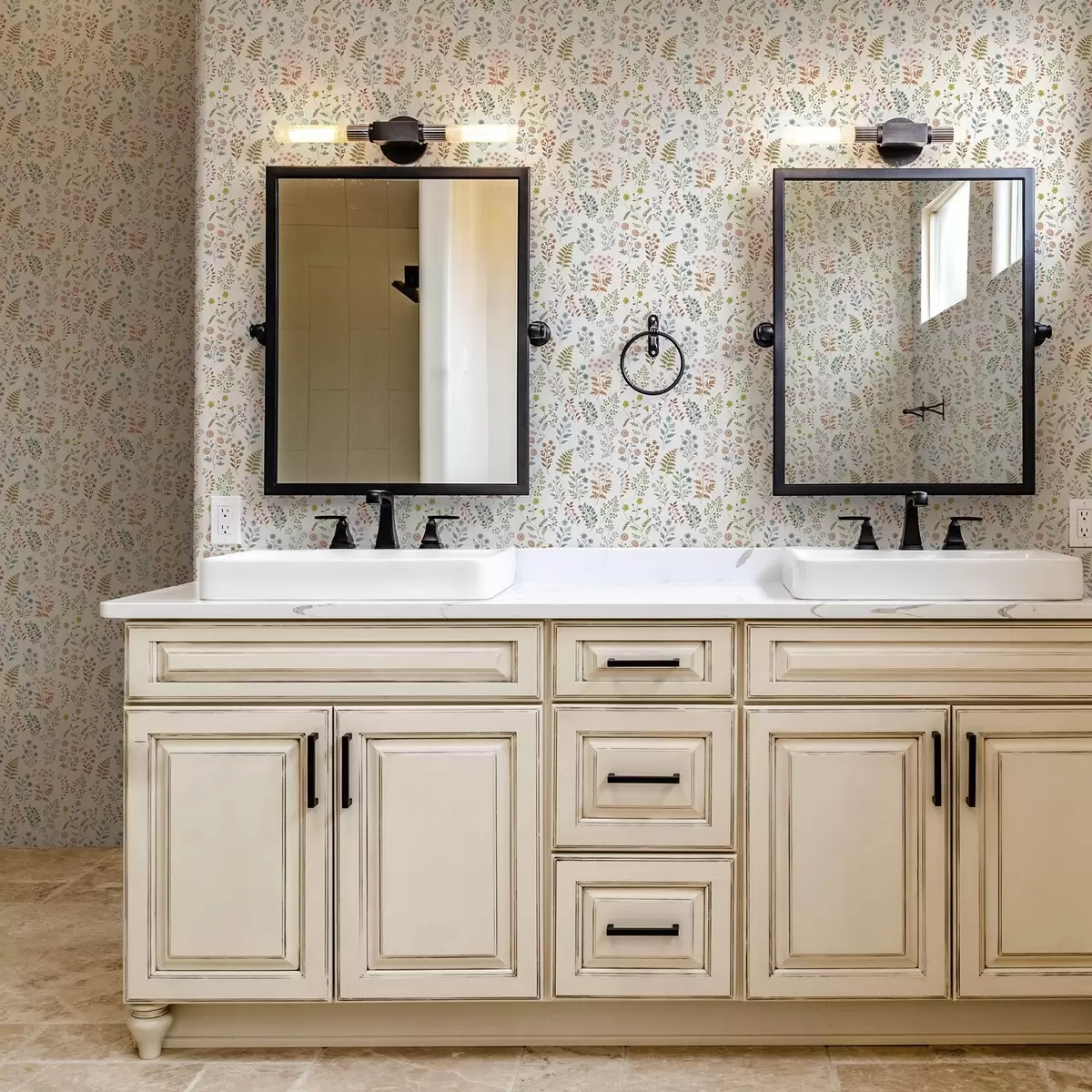 Papel de parede Plantas coloridas sobre um fundo branco axadrezado a00413