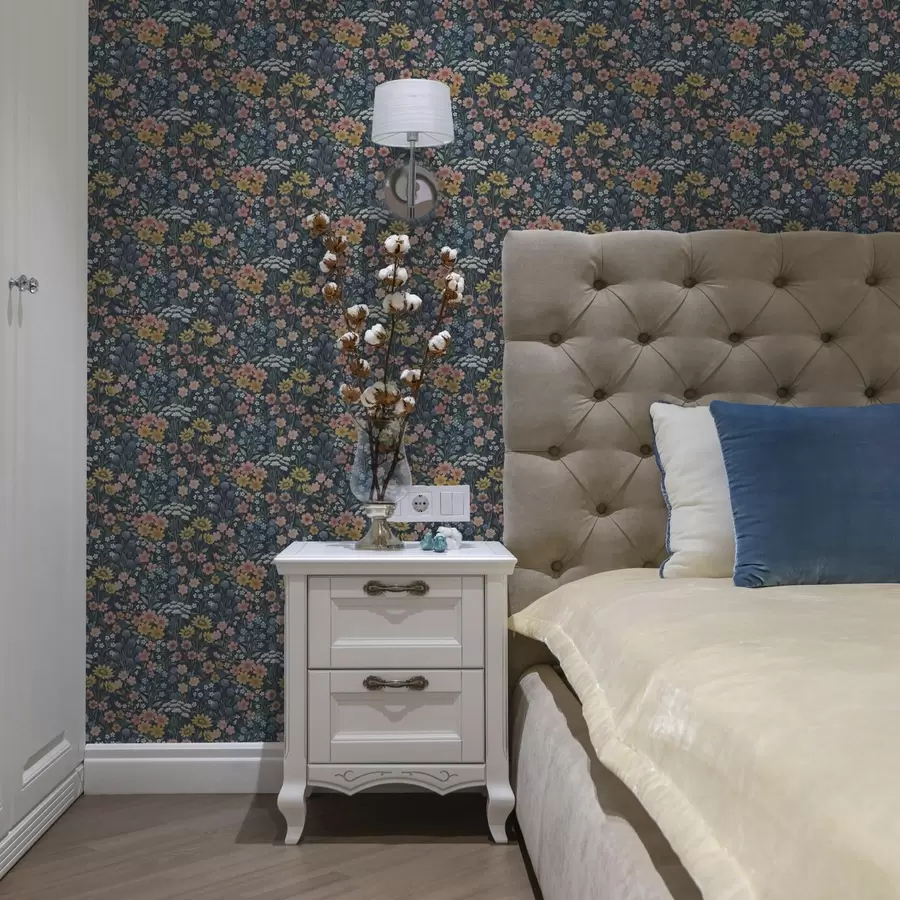 murais de parede Flores coloridas do prado em aguarela sobre azul-marinho a00381