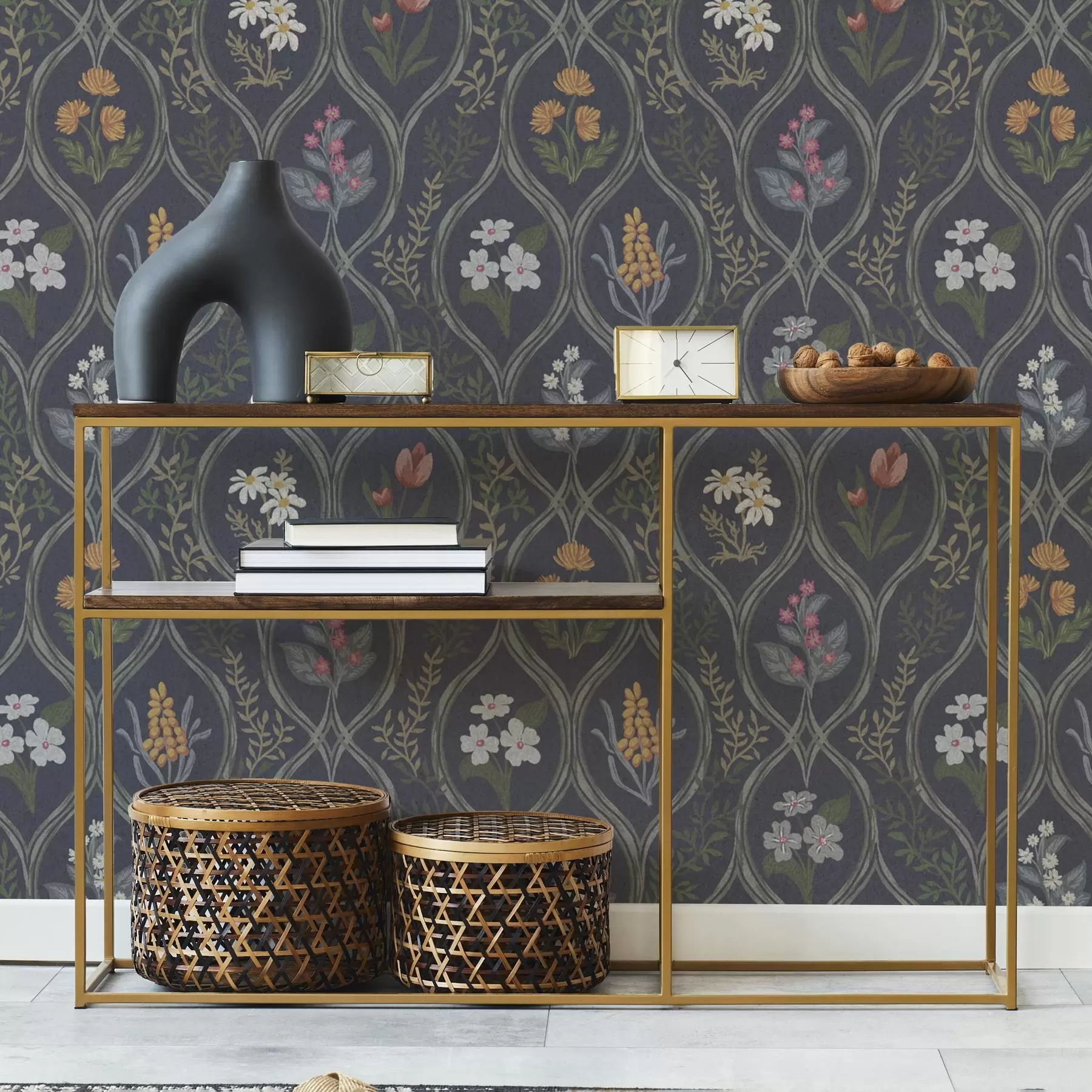 murais de parede Moldura vintage escura com flores de jardim coloridas a00454