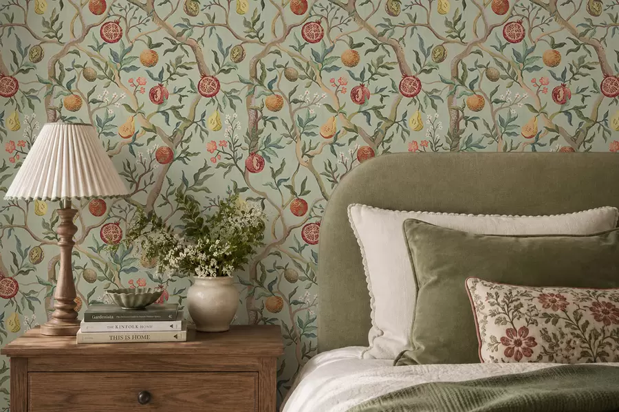 murais de parede Frutos de romã, pêras e flores sobre um fundo verde claro a00465