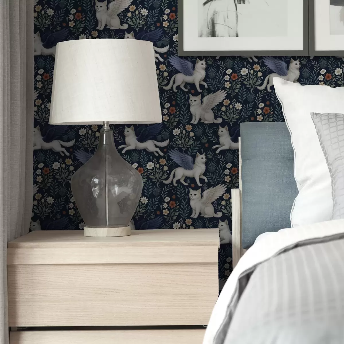 Papel de parede Gatos de fantasia com asas entre flores a00408