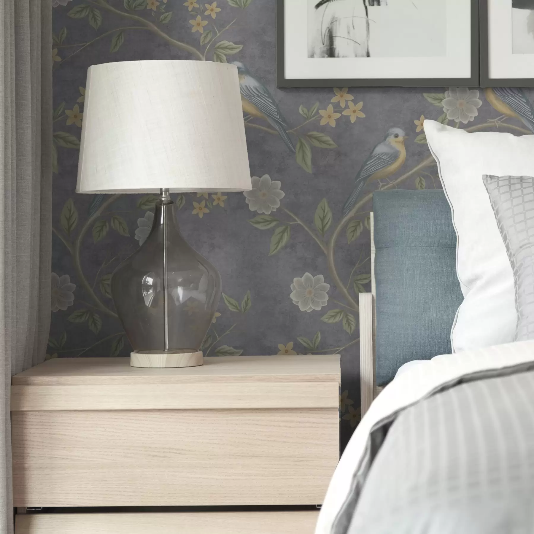 murais de parede Pássaros em ramos entre flores sobre um fundo cinzento a00483