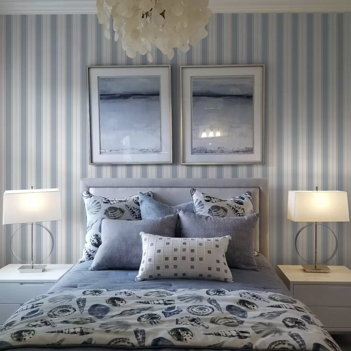 Papel de parede Versão com riscas repetidas em tons de cinzento-azul a00517