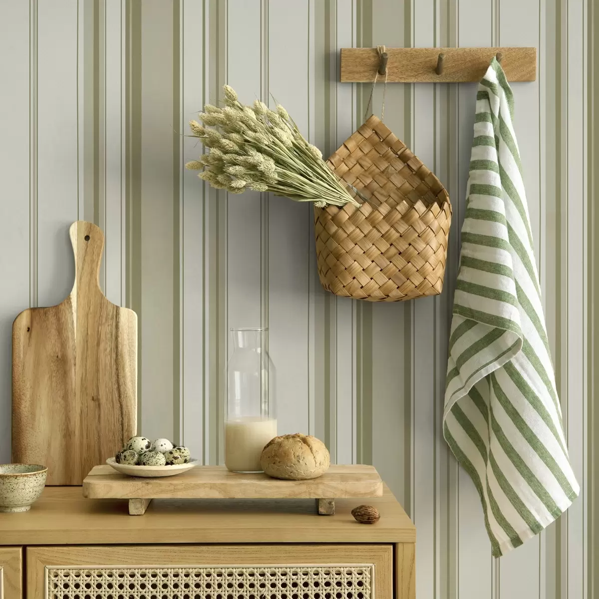 Papel de parede Fundo creme com riscas cinzento-bege de diferentes larguras a00521