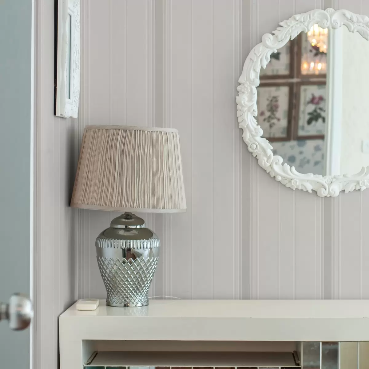 Papel de parede Fundo bege com riscas finas e médias cinzento-brancas a00559