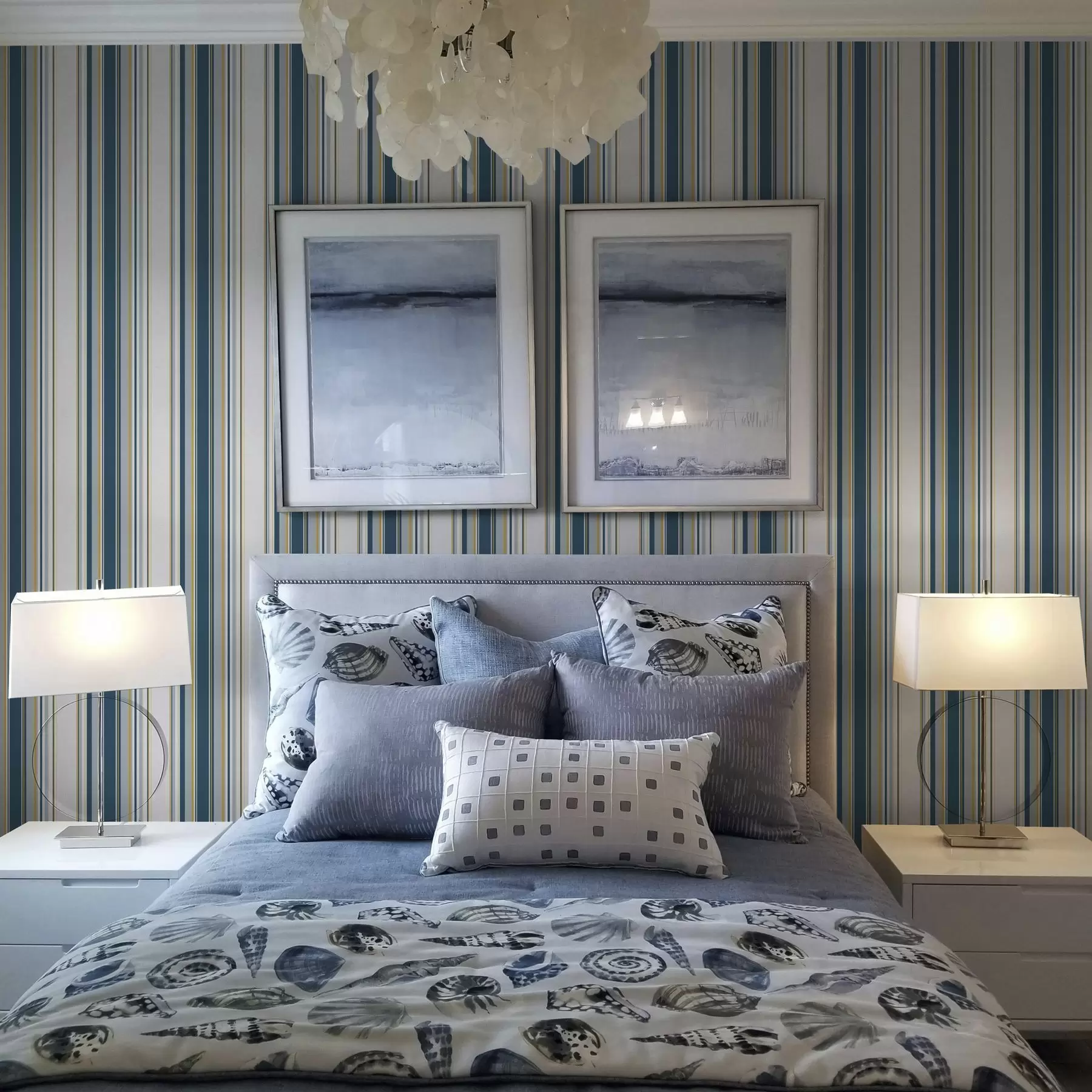 murais de parede Riscas azuis e amarelas contrastantes sobre um fundo branco a00566