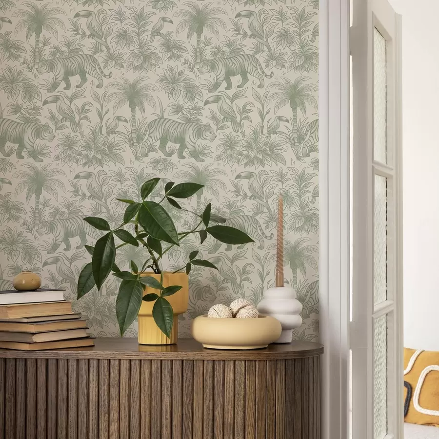 murais de parede Tigres e pássaros tropicais entre palmeiras num fundo claro a00711