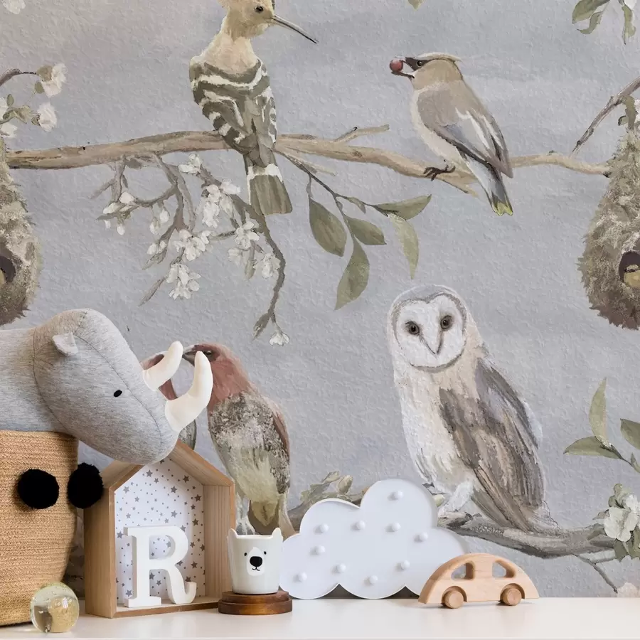 murais de parede Pássaros em galhos com flores sobre fundo cinzento a00738