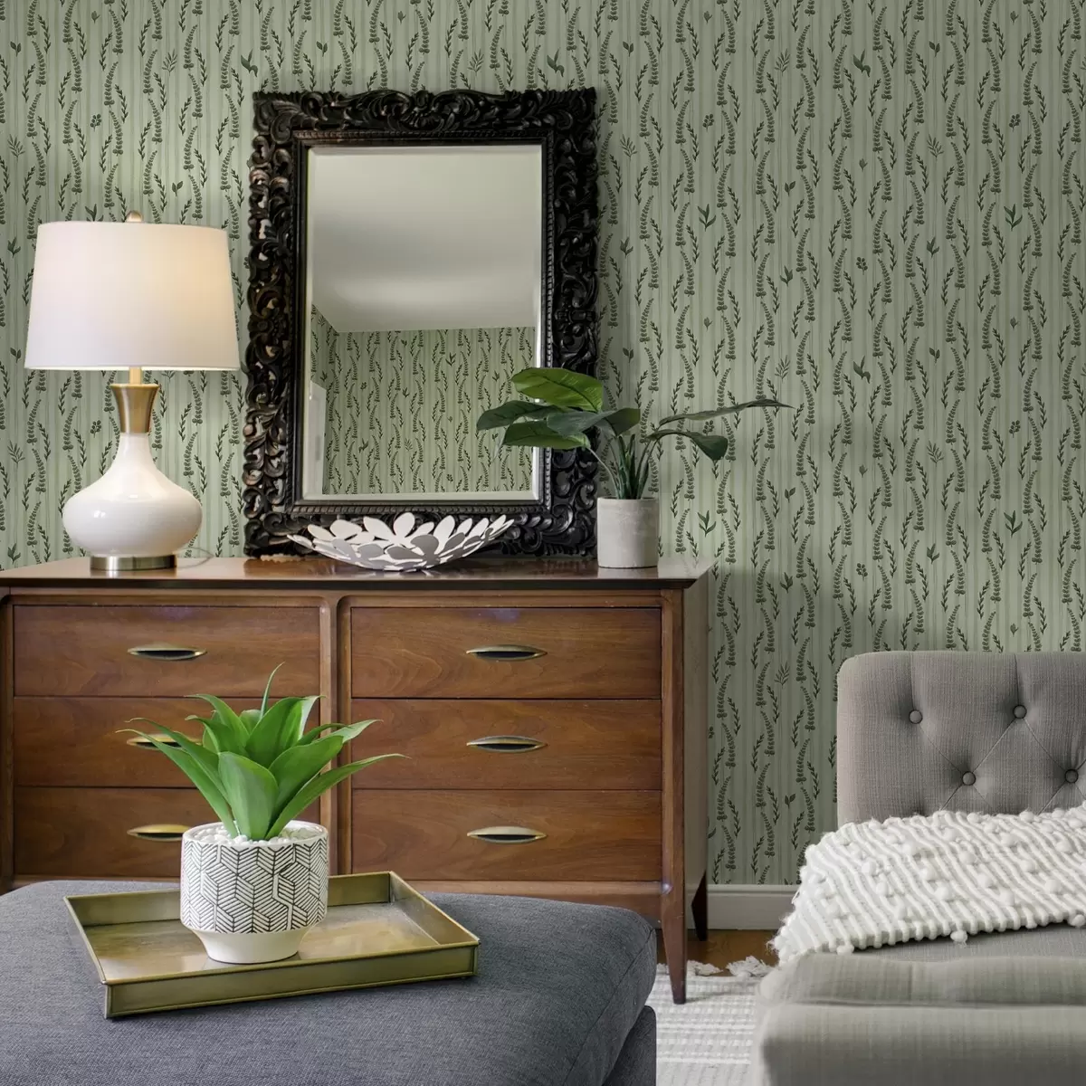 Papel de parede Ervas verdes densas e rebentos de hortelã com riscas a00819