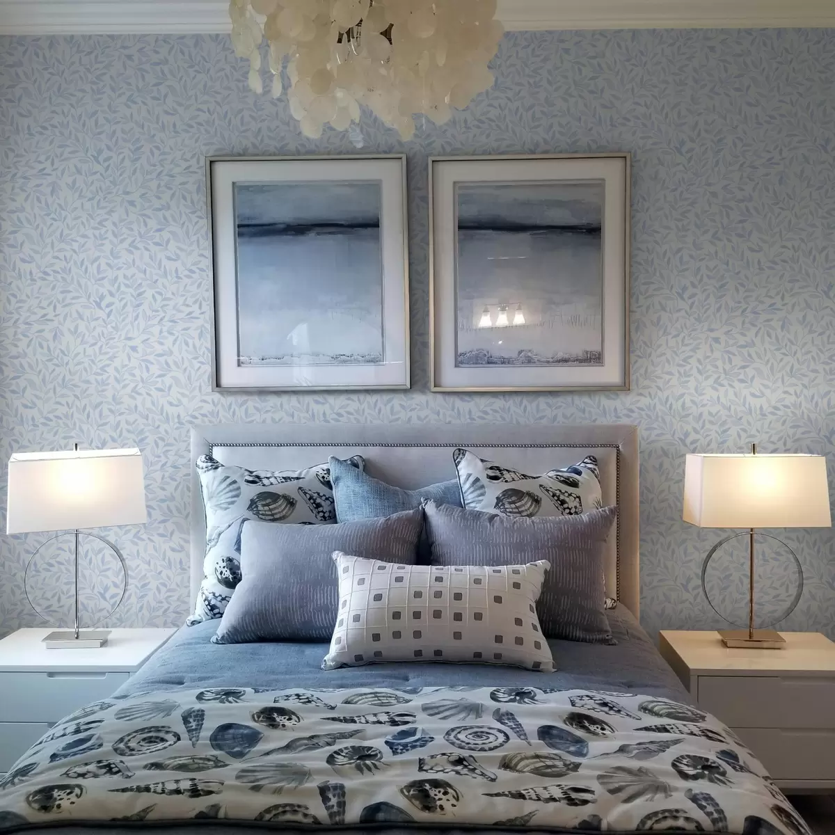 Papel de parede Galhos azuis com folhas em azul claro a00842