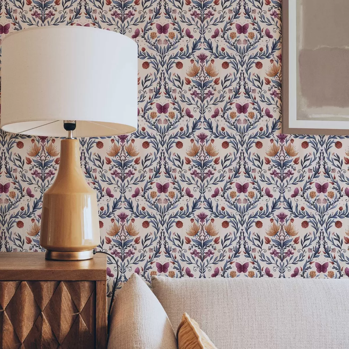 Papel de parede Damasco floral com borboletas sobre fundo pêssego suave a00926