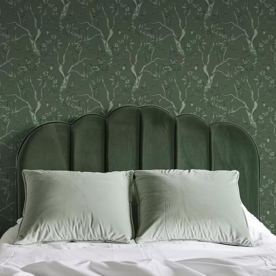 murais de parede Galhos verdes floridos com borboletas num fundo escuro a00951v3