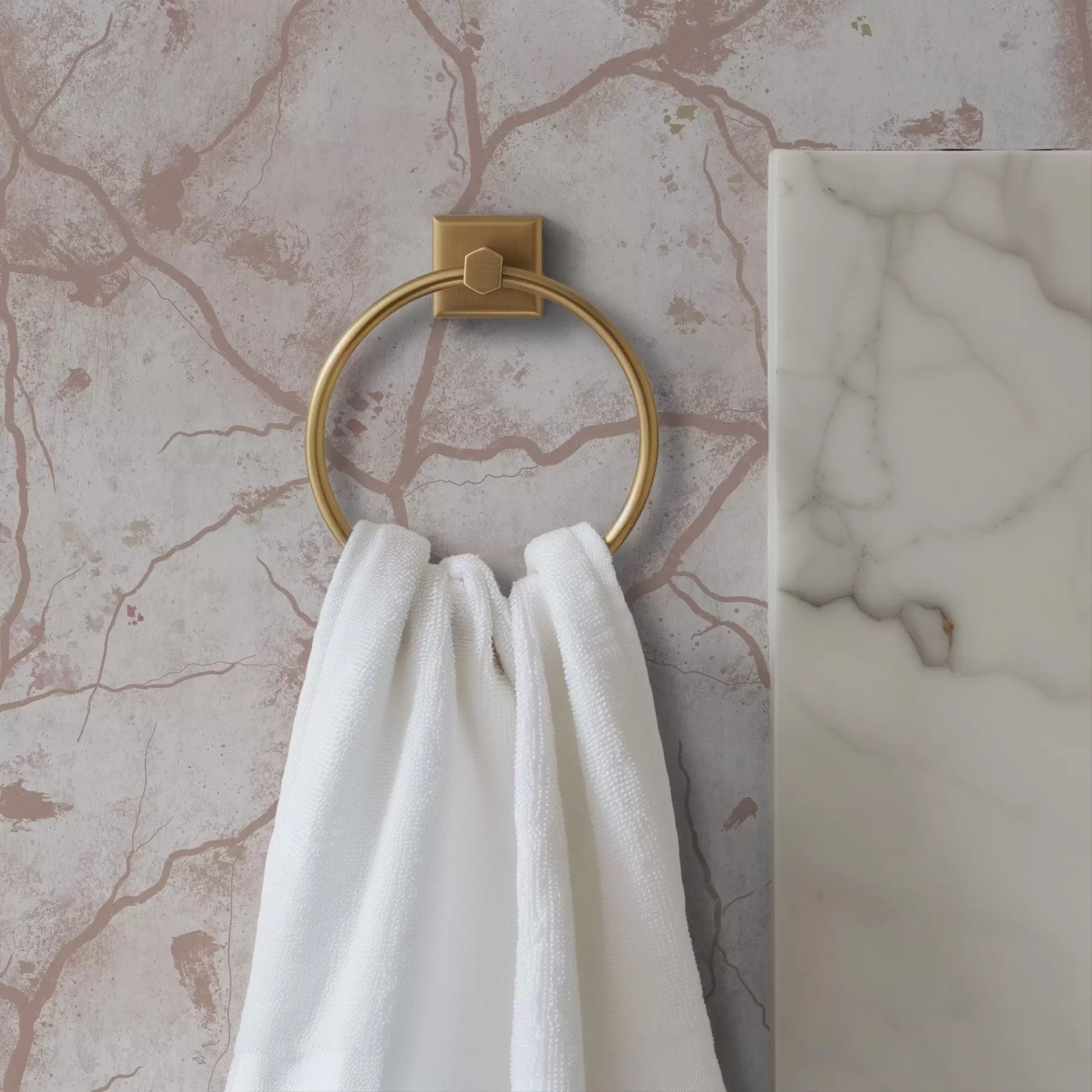 murais de parede Betão leve com uma renda de fissuras e manchas cor-de-rosa a00987