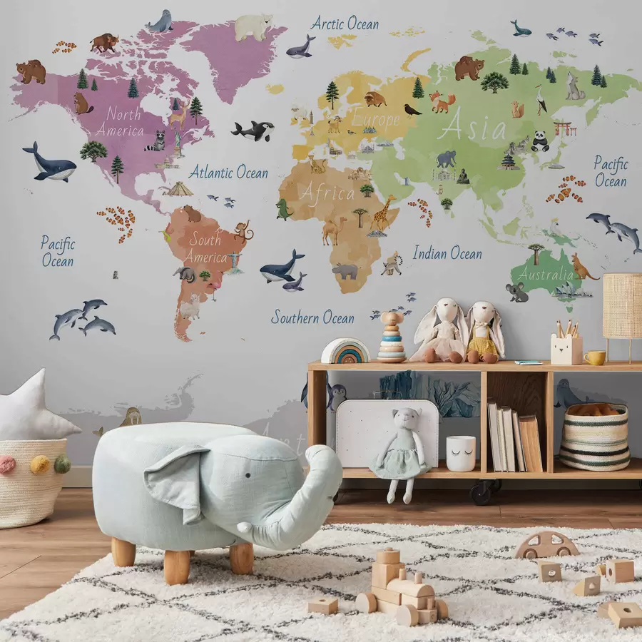 murais de parede Um mapa a cores em estilo aquarela que apresenta animais, plantas e arquitetura. Legendas em inglês c00009en
