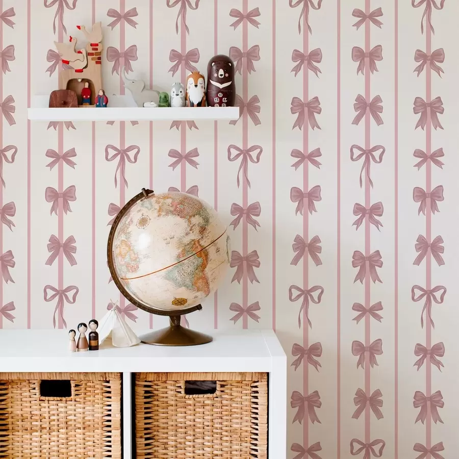 murais de parede Laços cor-de-rosa em riscas verticais sobre um fundo claro a01075