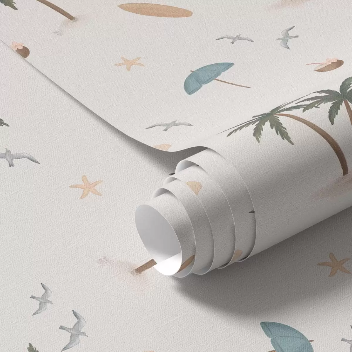 Papel de parede Palmeiras tropicais, pássaros e guarda-sóis num fundo claro a01280